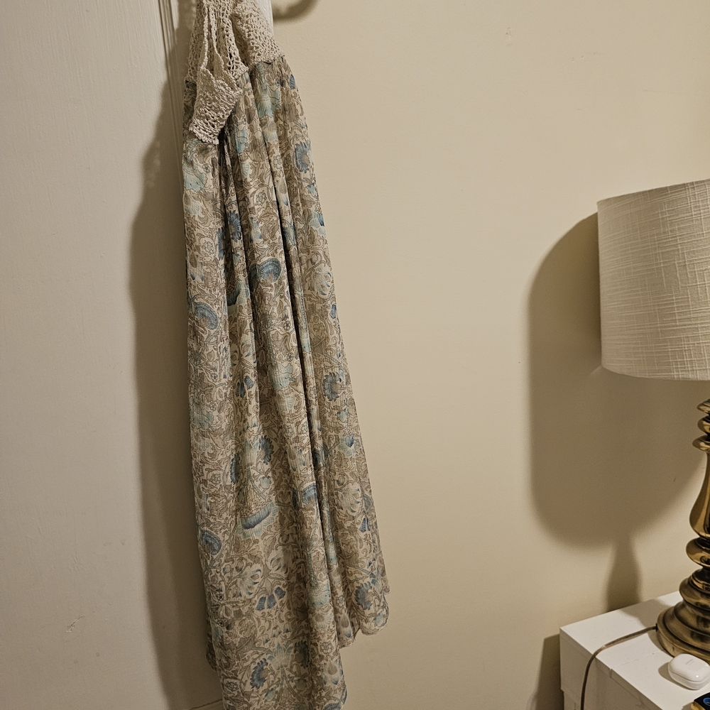 Bohemian DOEN-like 100 Percent Silk Cotton Lace Trim Summer Dress - Picture 2 of 3